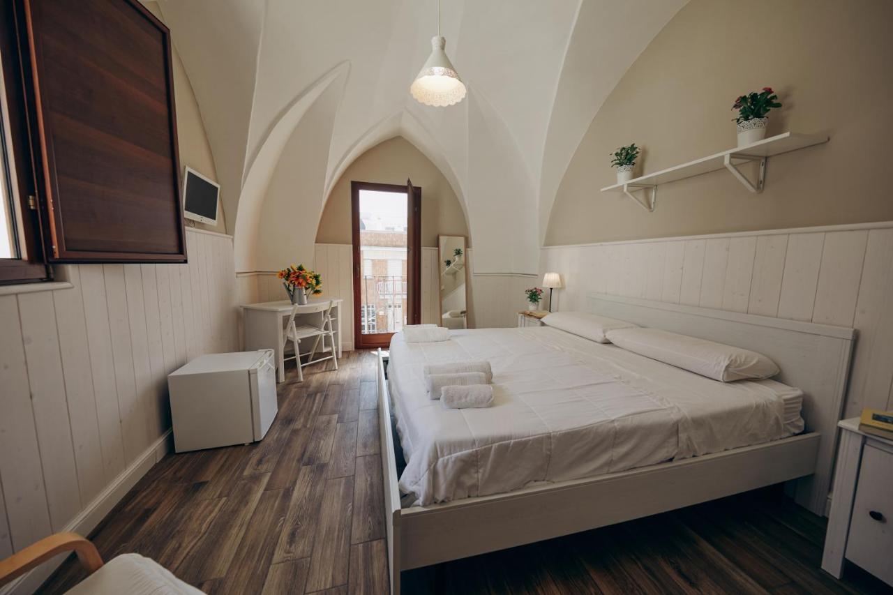 Le Terrazze B&B Pulsano Eksteriør bilde